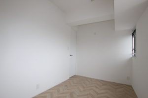 954